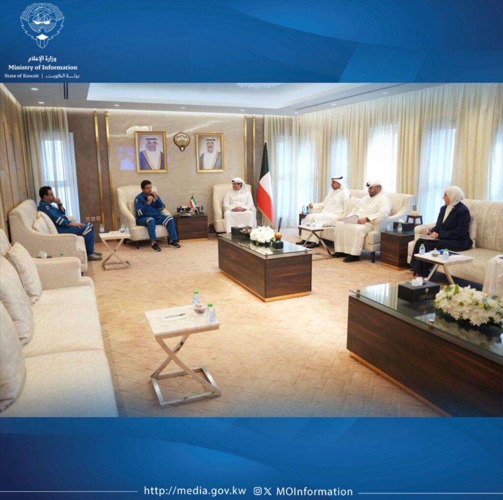 IMG_4879-1024x1019 وزير (الإعلام) عبدالرحمن المطيري